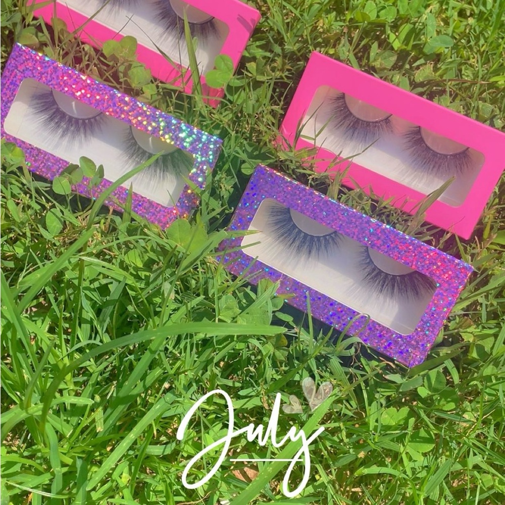 Colorful Eyelash Set with Pink and Purple Glitter Packaging
